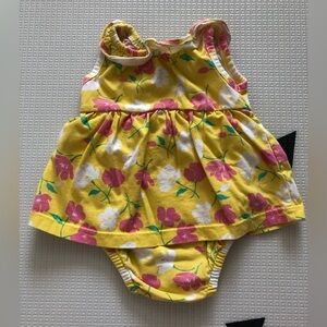 Carter’s|Baby girl yellow floral bodysuit dress,3 months•••Adorable style